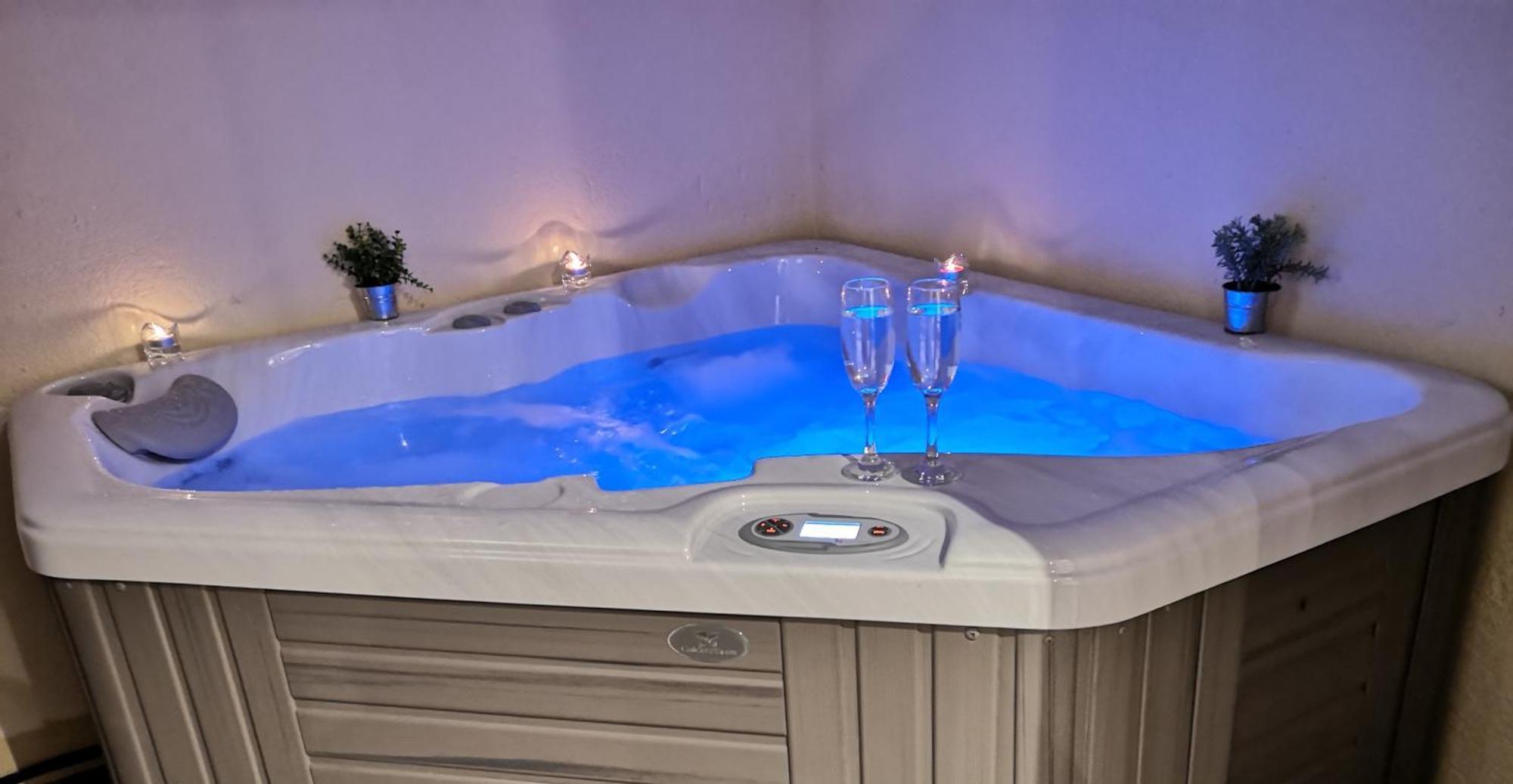 Appartement Spa Privatif Et Cinema Centre Ville Metz Eksteriør bilde