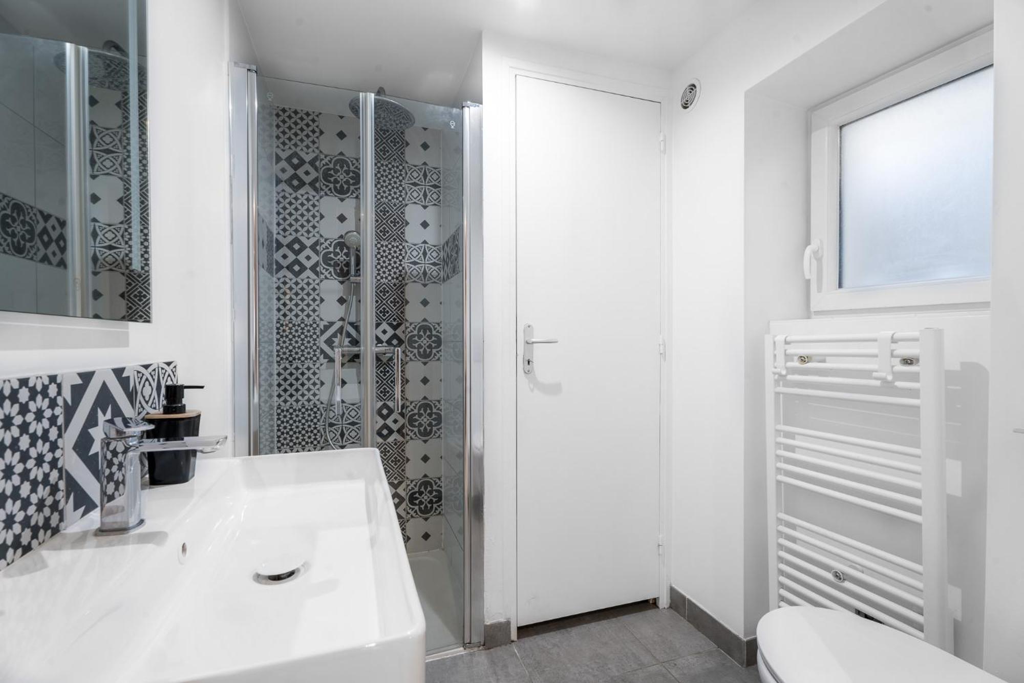 Appartement Spa Privatif Et Cinema Centre Ville Metz Eksteriør bilde